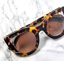 Load image into Gallery viewer, Thierry Lasry  Wavvvy

